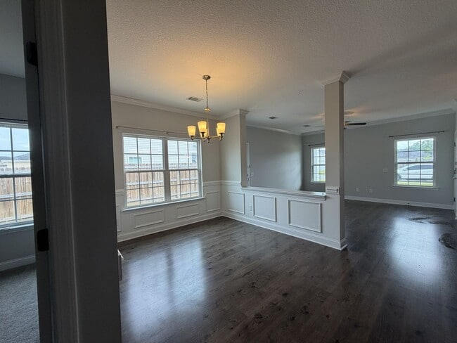 Building Photo - 710 Burke Dr