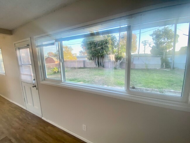 Building Photo - Three Bedroom House w/Big Backyard $3,475/...