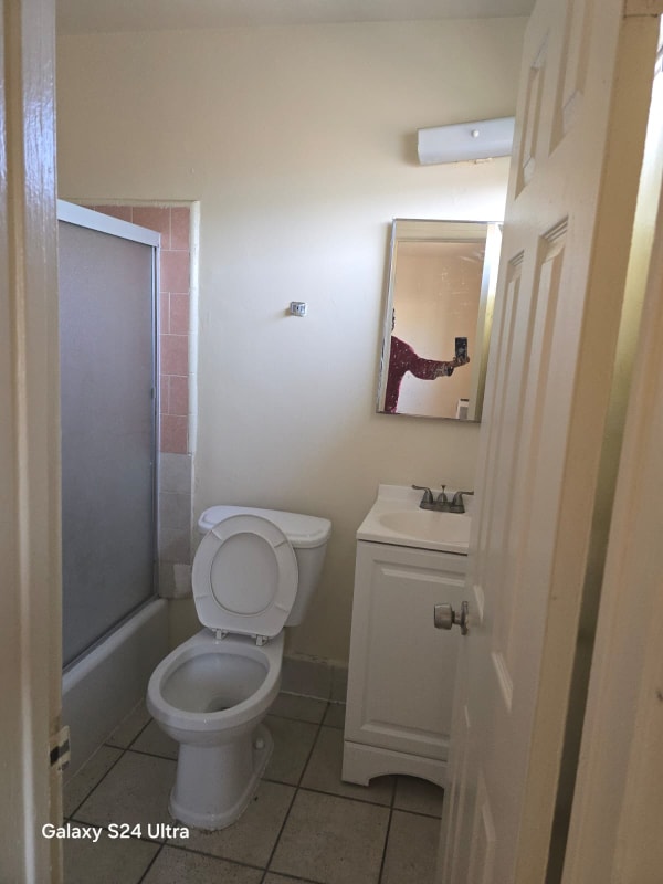 Building Photo - 3711 S Western Ave