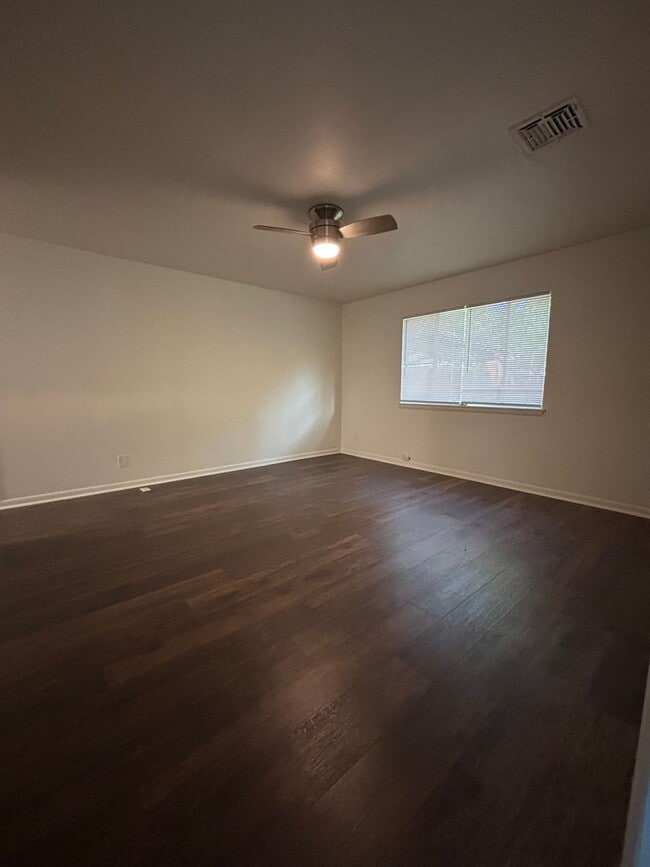 Foto del edificio - 27 Meldia Dr