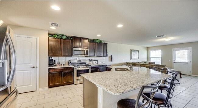 Foto del edificio - 11723 Faldo Wy