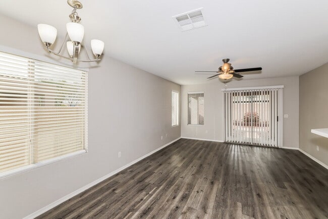 Foto del edificio - 16634 N 153rd Dr