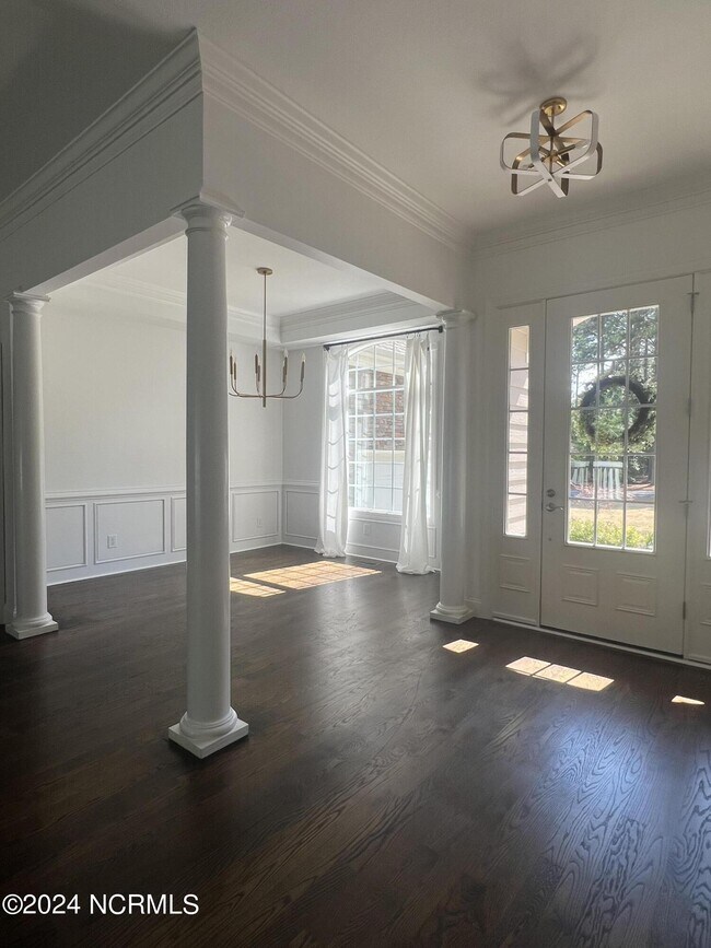 Foto del edificio - 130 Tamarisk Ln