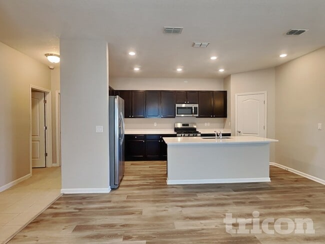 Foto del edificio - 124 Bloomfield Wy