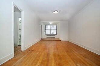 Building Photo - 425 Central Prk W
