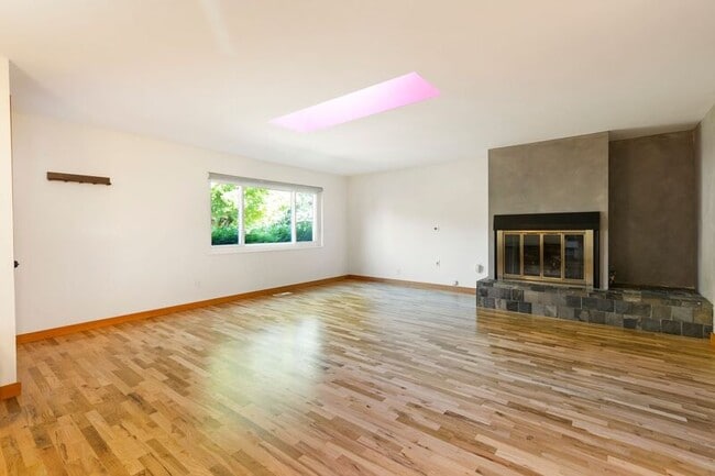 Building Photo - 7335 SE 48th Av