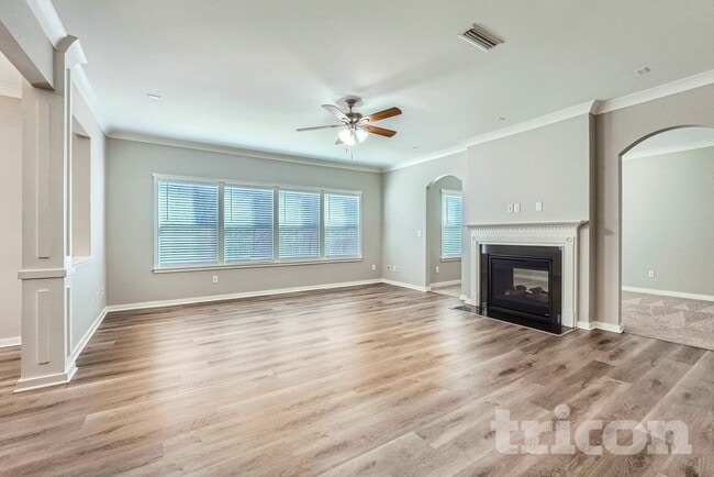 Building Photo - 2166 Bluebell Way