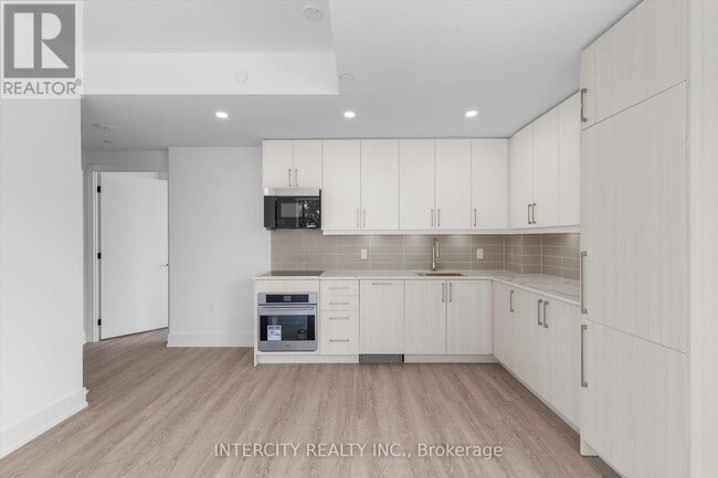 Photo du bâtiment - 2075 King Rd