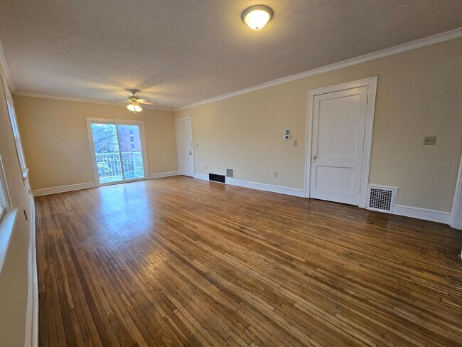 Foto del edificio - 1308 N Main St