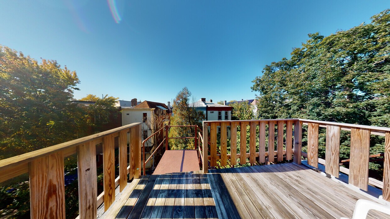 Primary Photo - 922 S 49th St