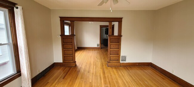 Foto del edificio - 318 Whittier Ave