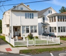 Building Photo - 242 Brook Ave