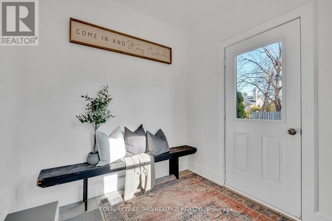 Building Photo - 385 George St