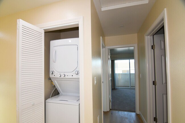 Foto del edificio - 571 Moss St