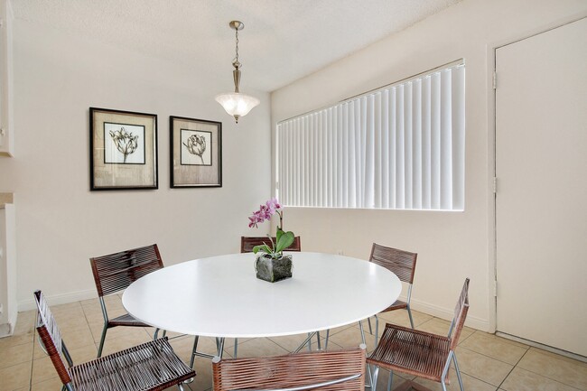 Building Photo - Kittridge Apartments