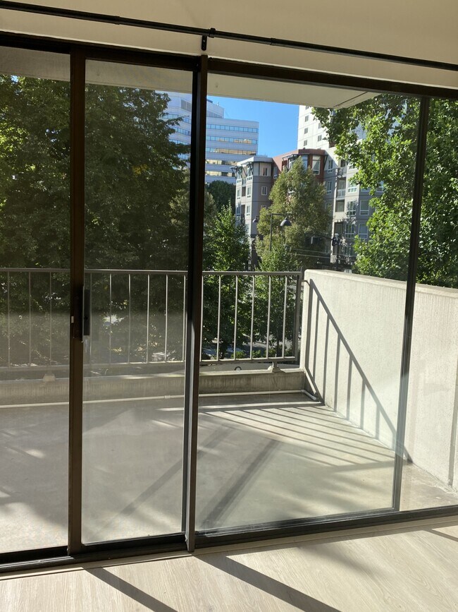 Foto del edificio - 2211 SW 1st Ave