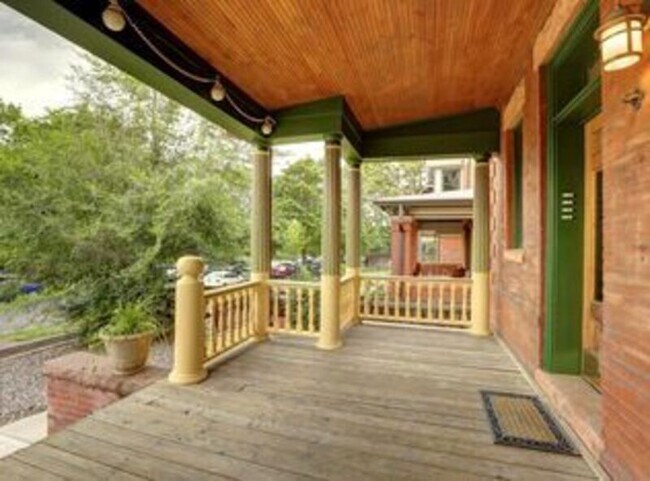 Foto del edificio - 1530 Gaylord St