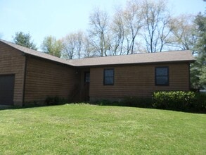 Building Photo - 1333 Mockingbird Dr