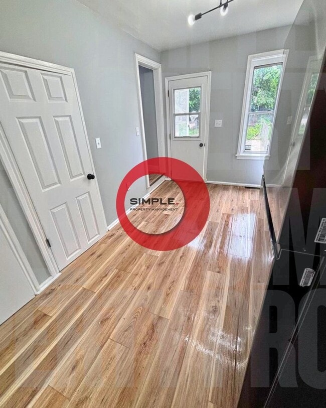 Building Photo - 834 Nicolls St