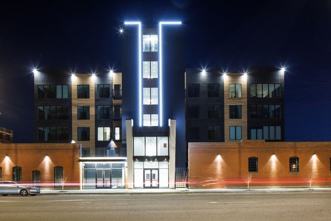 Building Photo - Old Town Flats
