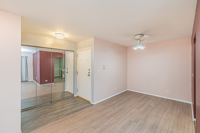 Foto del edificio - 312 Silverwood Ct