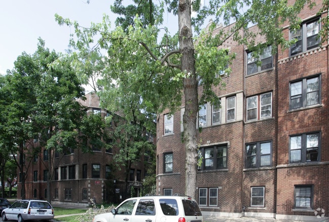 Ingleside Court Condominiums