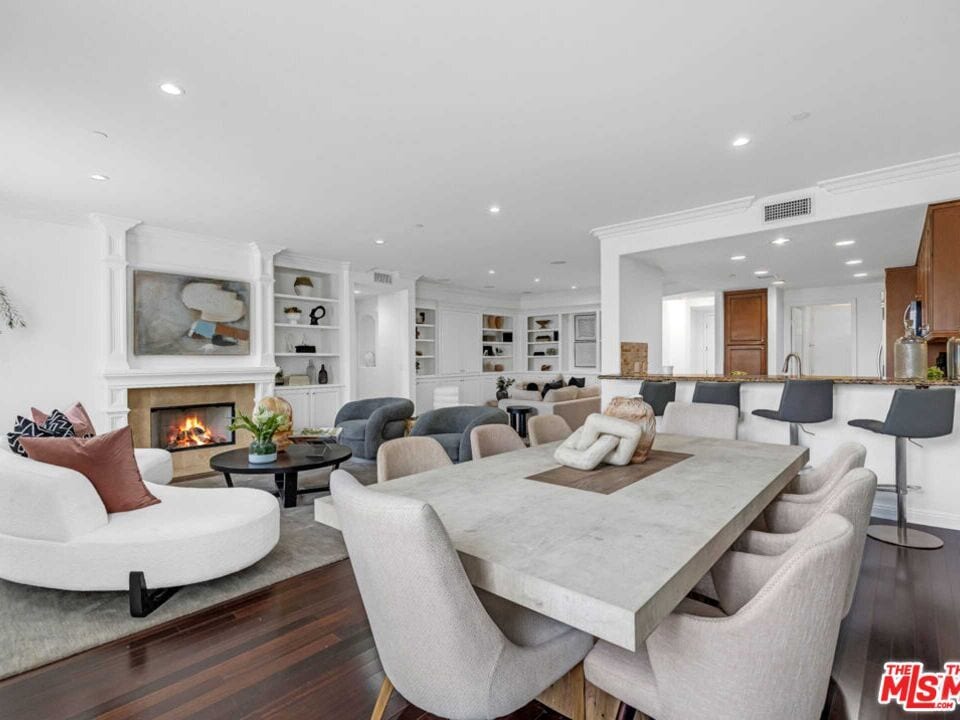 Foto principal - 143 N Arnaz Dr