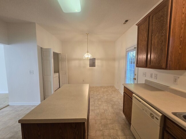 Foto del edificio - $250 Off 1 Month if leased by 12/25/25