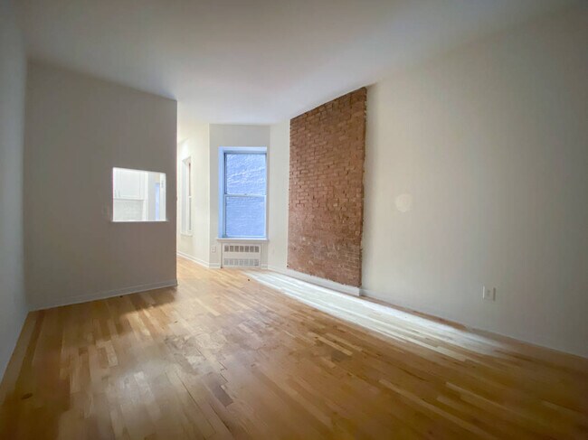 Foto del edificio - 216 E 85th St