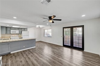 Building Photo - 4150 Sanderling Cir