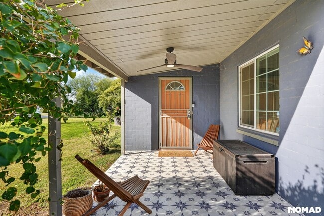 Building Photo - 1700 W Elm St