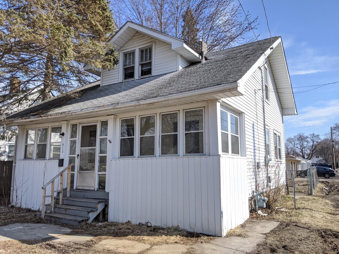 Primary Photo - 812 18th St