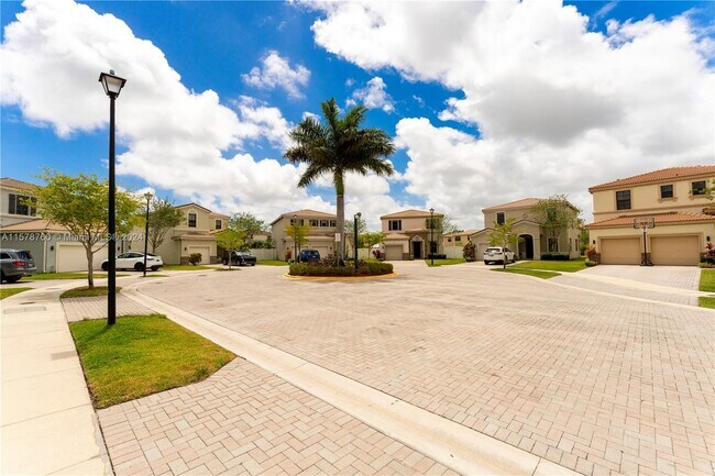 Foto del edificio - 755 NE 193rd St