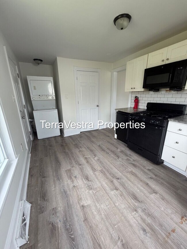 Foto del edificio - 130-132-132 W McNeal St