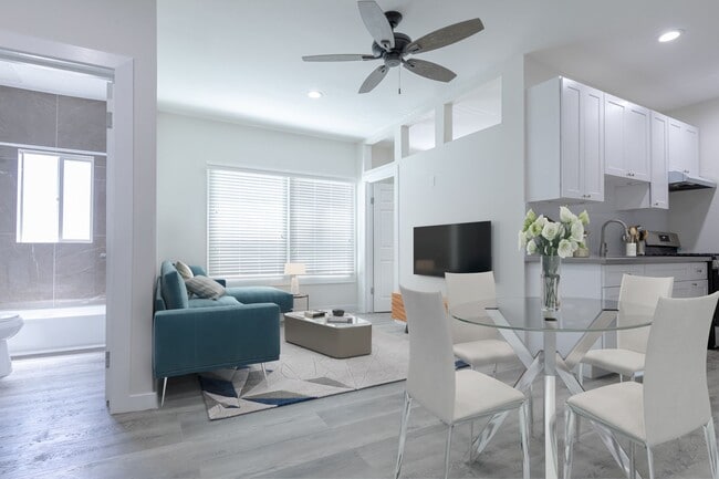 Interior Photo - Kenmore I