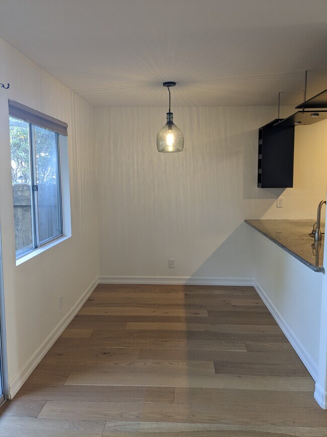 Dining Area - 638 E Solana Cir