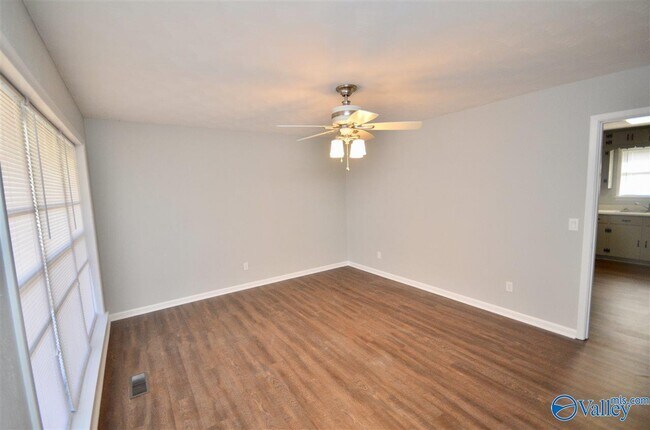 Foto del edificio - 804 Hodges St NW