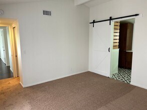 Building Photo - 3261 Ruth Elaine Dr