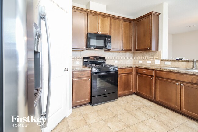 Building Photo - 14235 Rim Side Trl