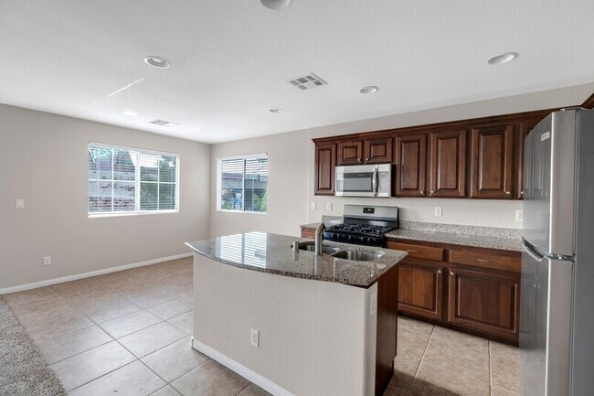Building Photo - 11274 Pierre Milano St