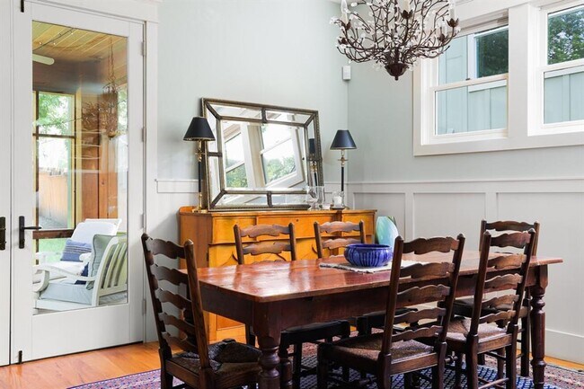 Foto del edificio - 4811 Woodview Ave