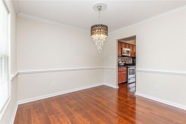 Building Photo - 15300 Parkgate Dr