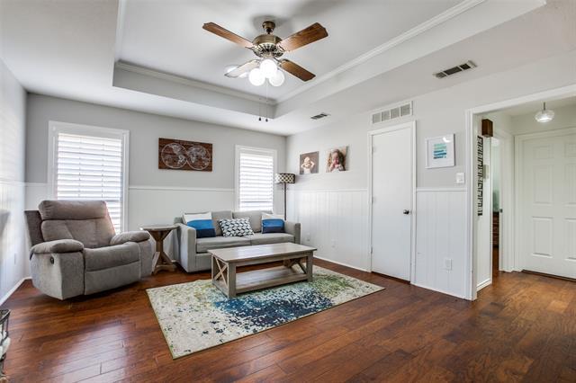 Foto del edificio - 2211 Bluebonnet Dr