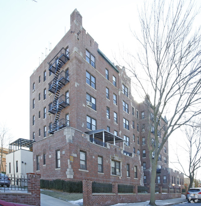 Building Photo - 45 Falmouth St