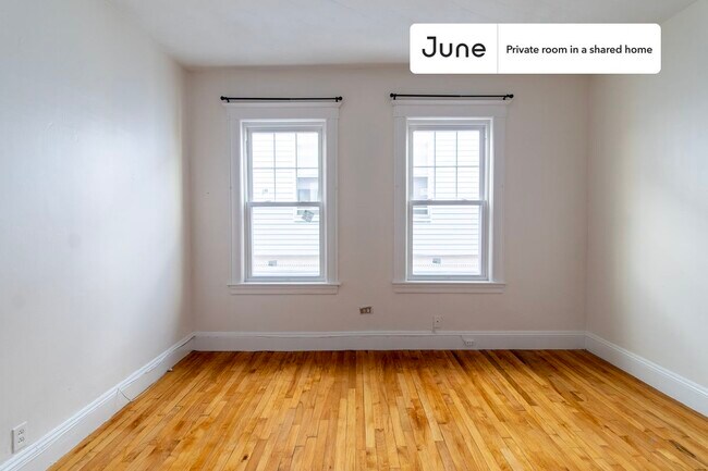 Foto del edificio - Room in Shared 4 bed/1 bath home in Dorchester Center