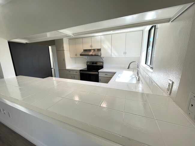 Kitchen bar - 5000 S Centinela Ave