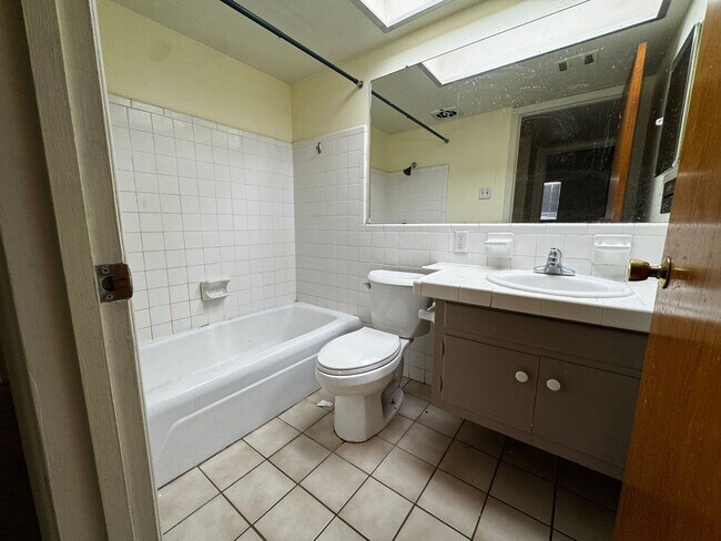 Foto del edificio - Mid-century Modern Heights Home