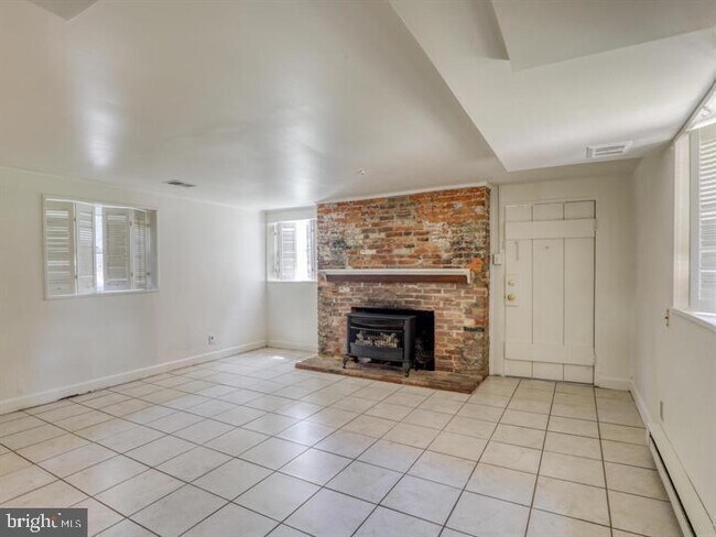 Foto del edificio - 103 N Church St