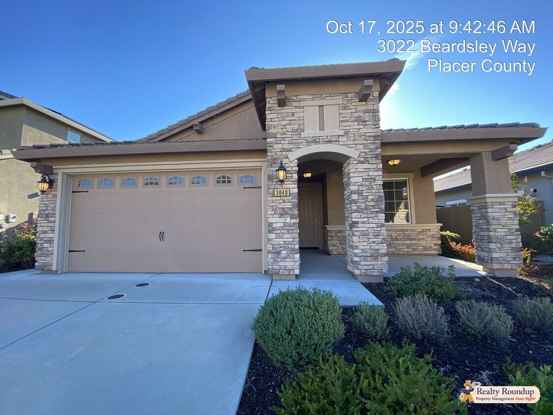 Foto principal - Pristinely Maintained Roseville Home with ...