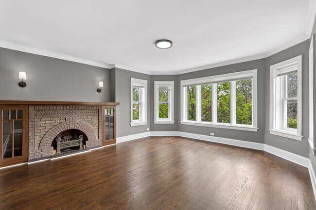 Foto del edificio - 8210 S Marshfield Ave